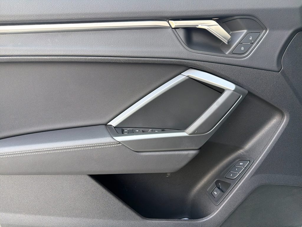 Thumbnail: 2024 Audi Q3 - 20