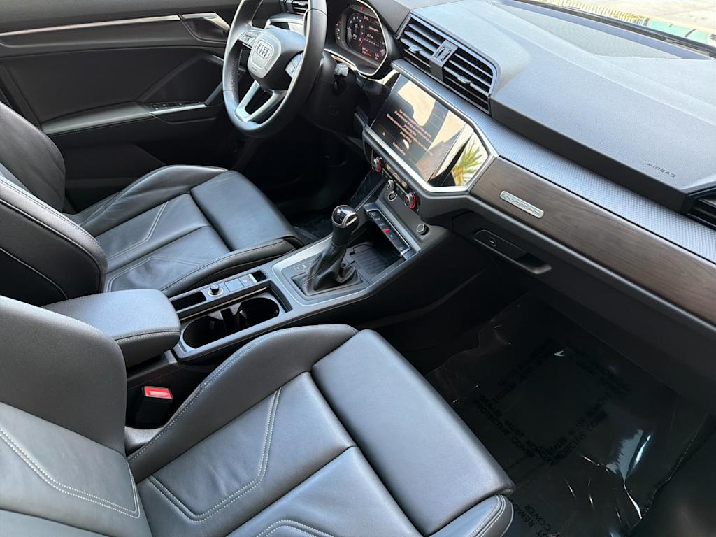 Thumbnail: 2024 Audi Q3 - 11