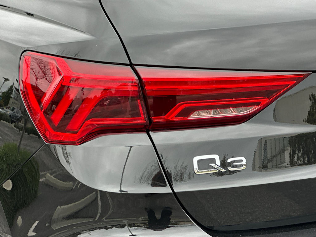 Thumbnail: 2023 Audi Q3 - 28