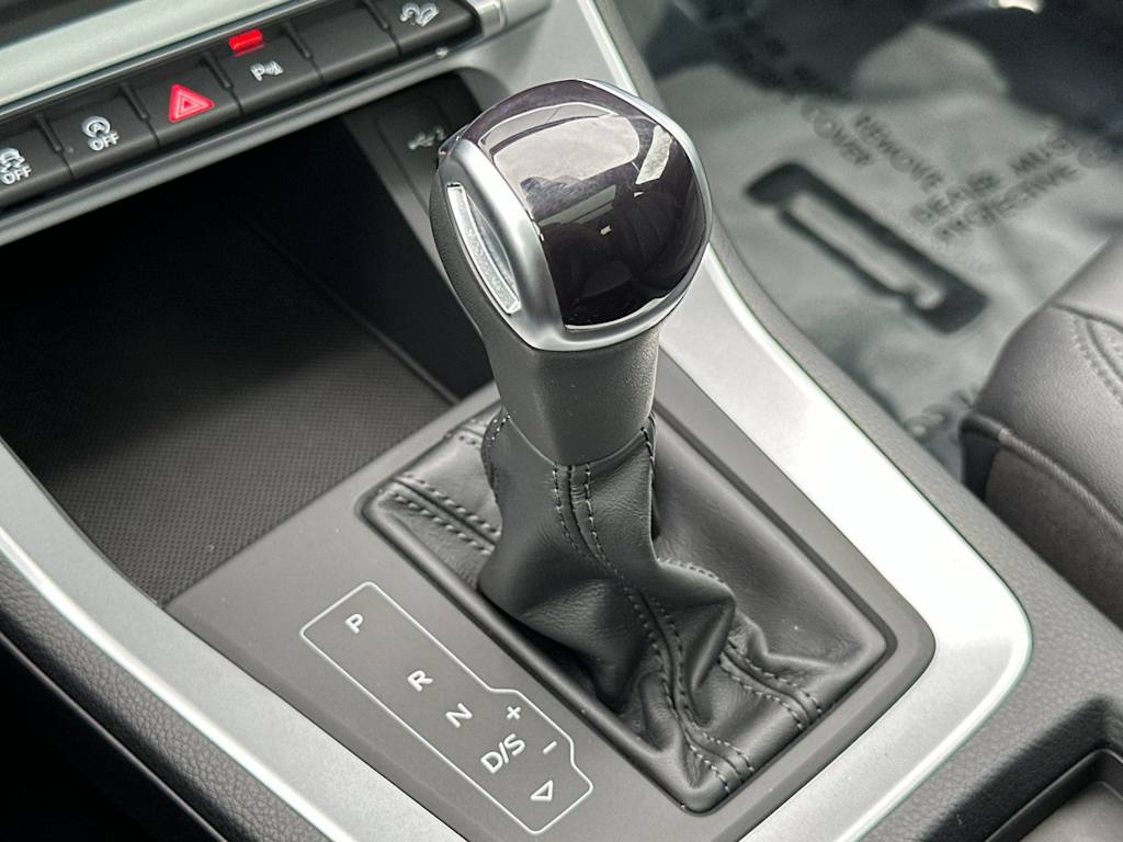 Thumbnail: 2023 Audi Q3 - 12
