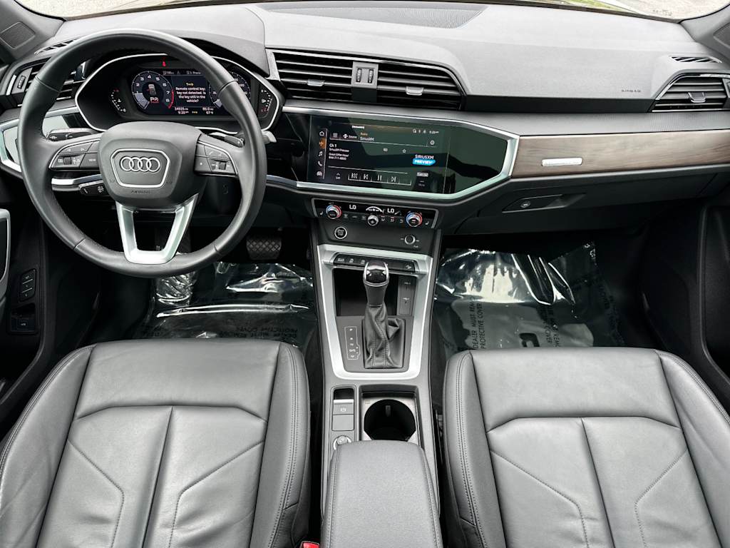 Thumbnail: 2023 Audi Q3 - 2