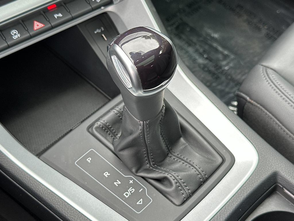Thumbnail: 2023 Audi Q3 - 13