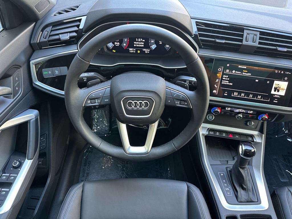 Thumbnail: 2025 Audi Q3 - 10