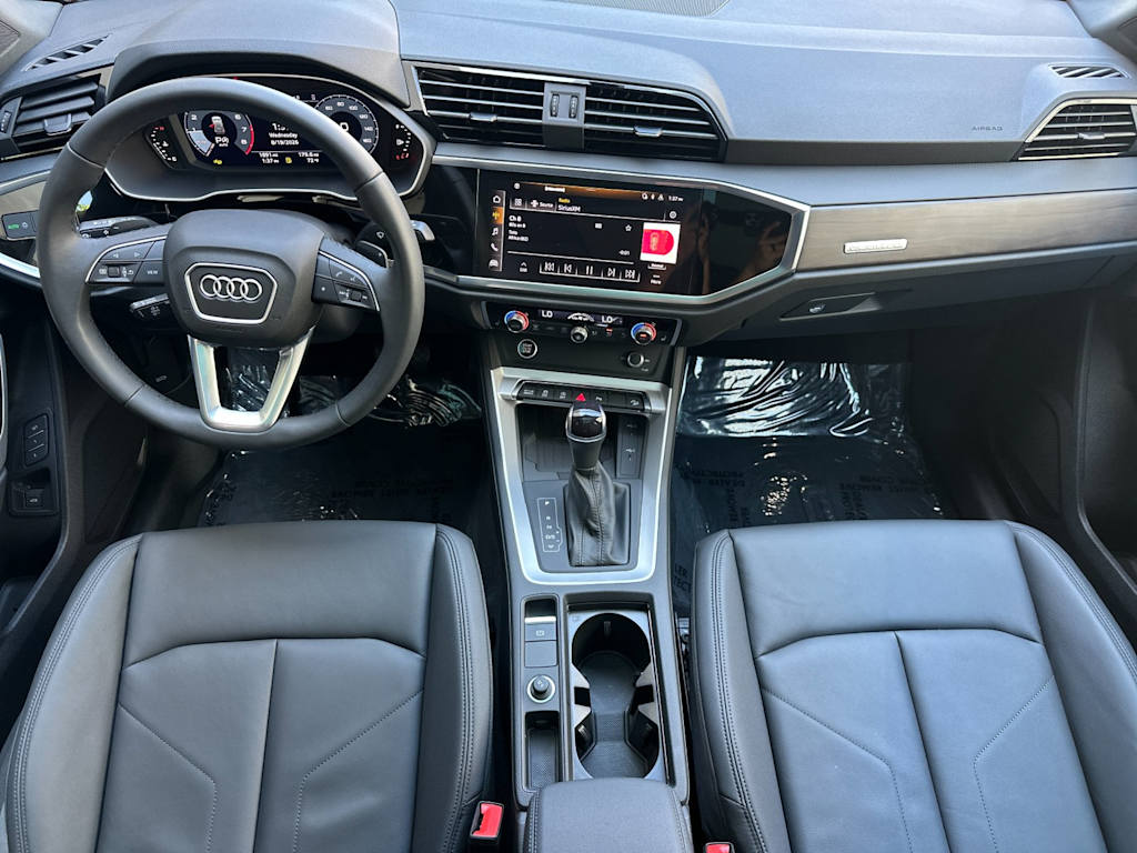 Thumbnail: 2025 Audi Q3 - 2