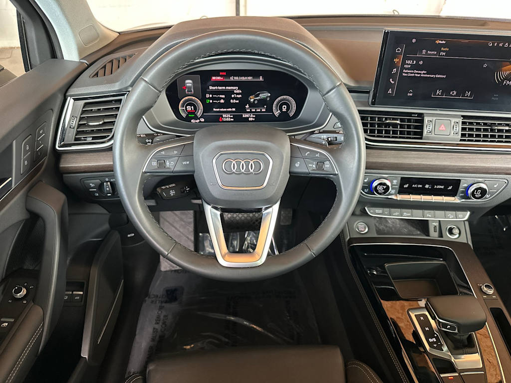 Thumbnail: 2023 Audi Q5 - 11