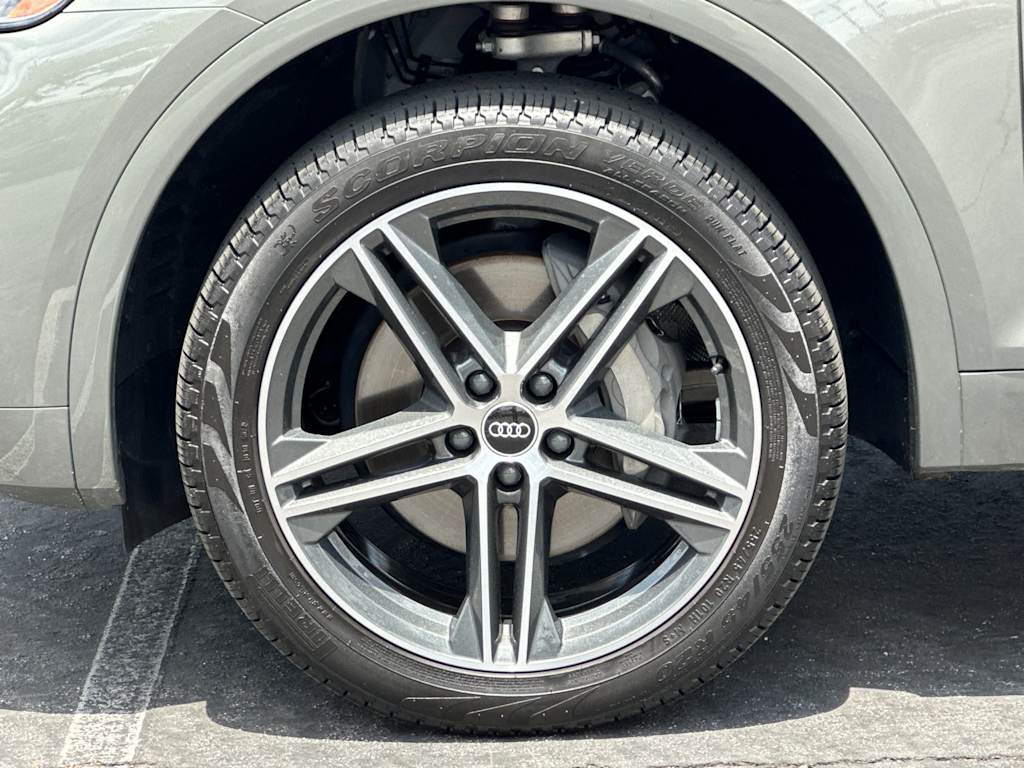 Thumbnail: 2023 Audi Q5 - 7