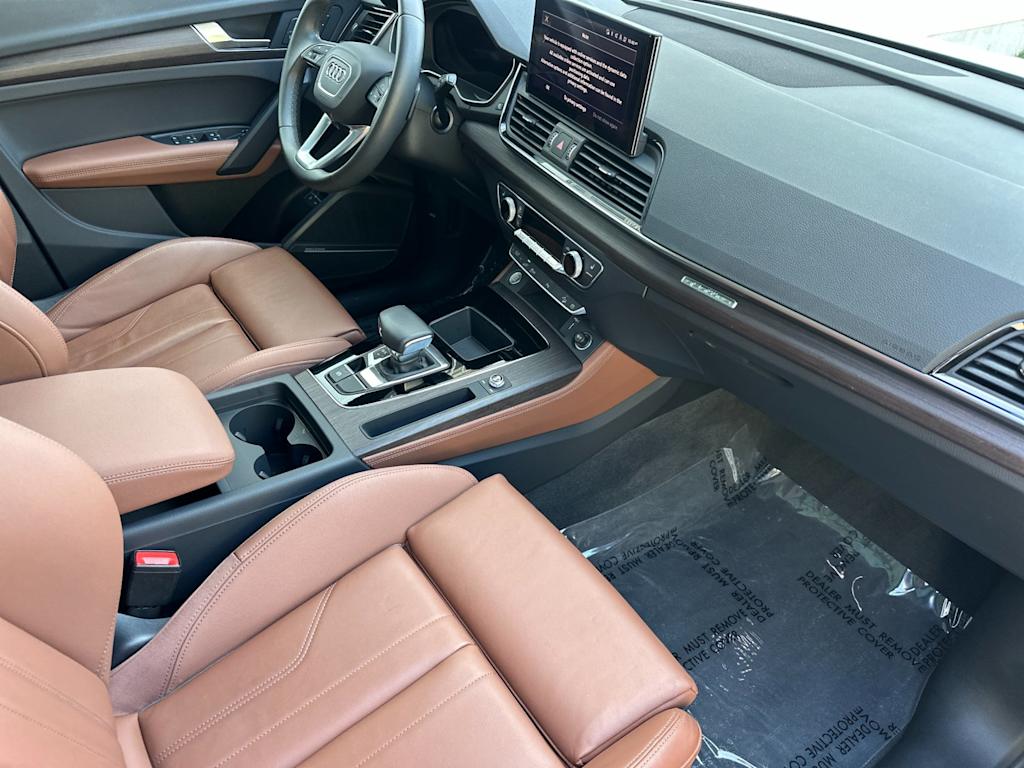 Thumbnail: 2023 Audi Q5 - 10