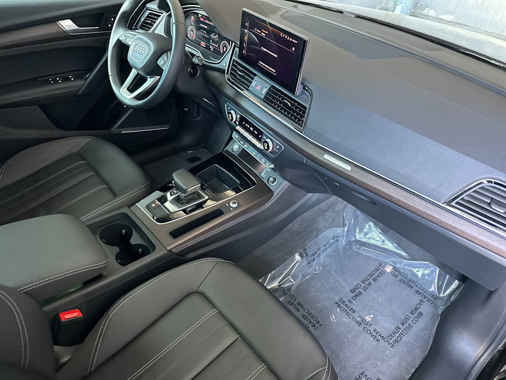 Thumbnail: 2023 Audi Q5 - 11