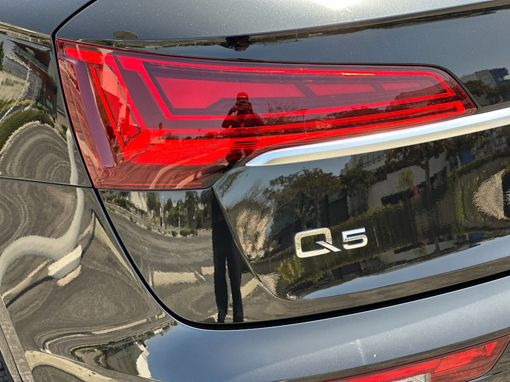 Thumbnail: 2025 Audi Q5 - 30