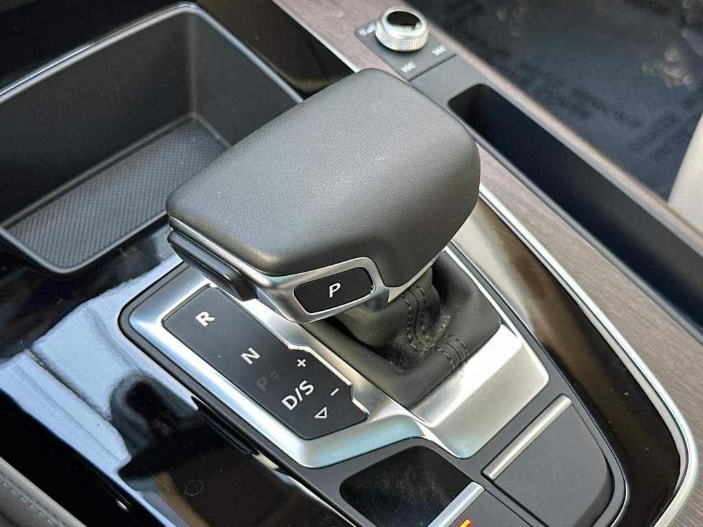 Thumbnail: 2023 Audi Q5 - 13