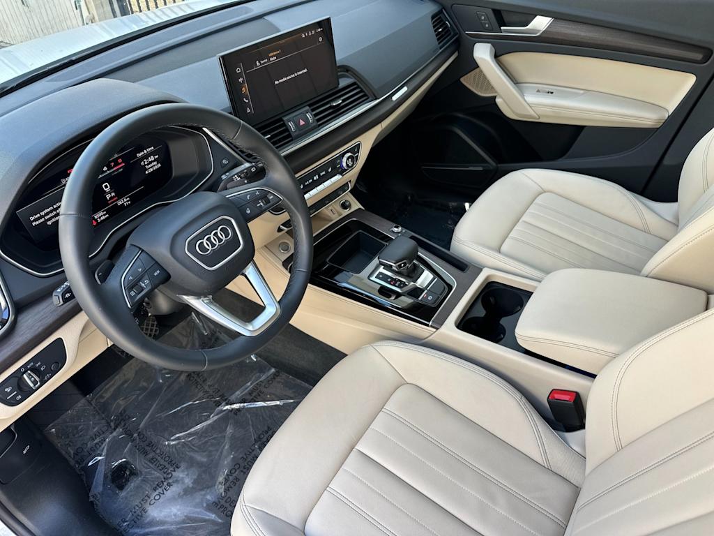 Thumbnail: 2023 Audi Q5 - 8