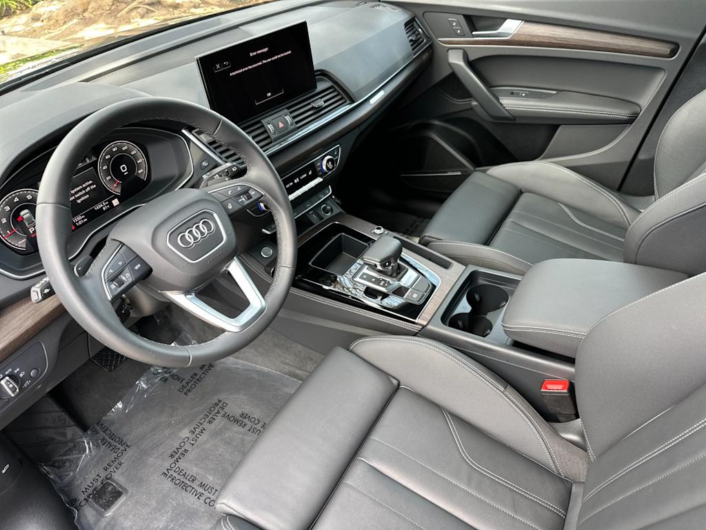 Thumbnail: 2025 Audi Q5 - 8
