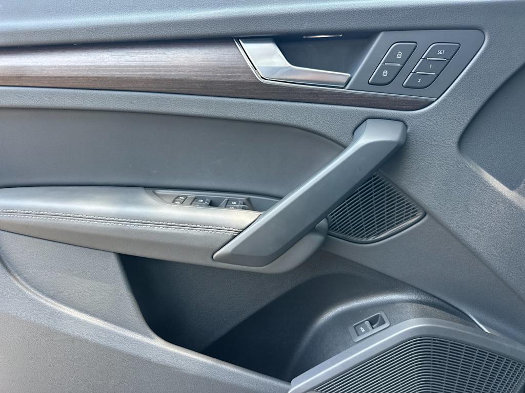 Thumbnail: 2025 Audi Q5 - 20