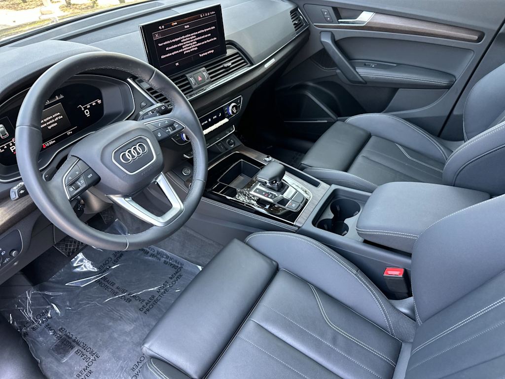Thumbnail: 2025 Audi Q5 - 8
