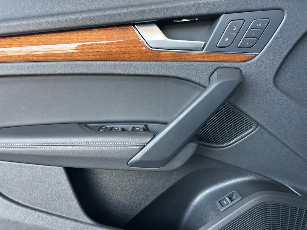 Thumbnail: 2023 Audi Q5 - 20