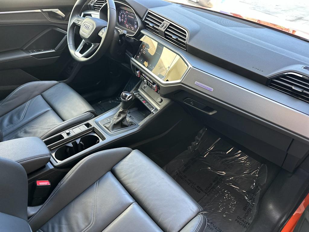Thumbnail: 2023 Audi Q3 - 11