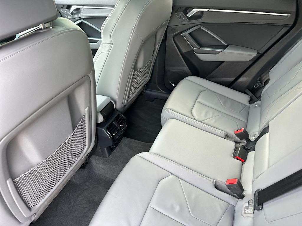 Thumbnail: 2020 Audi Q3 - 10