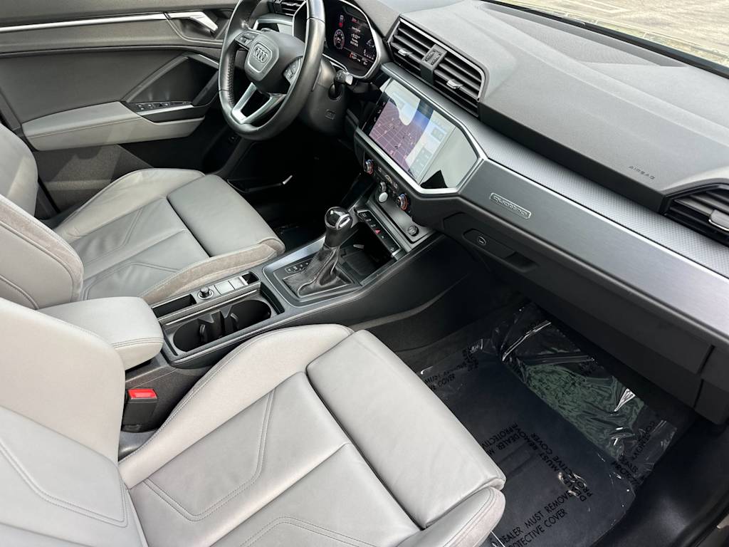 Thumbnail: 2020 Audi Q3 - 9