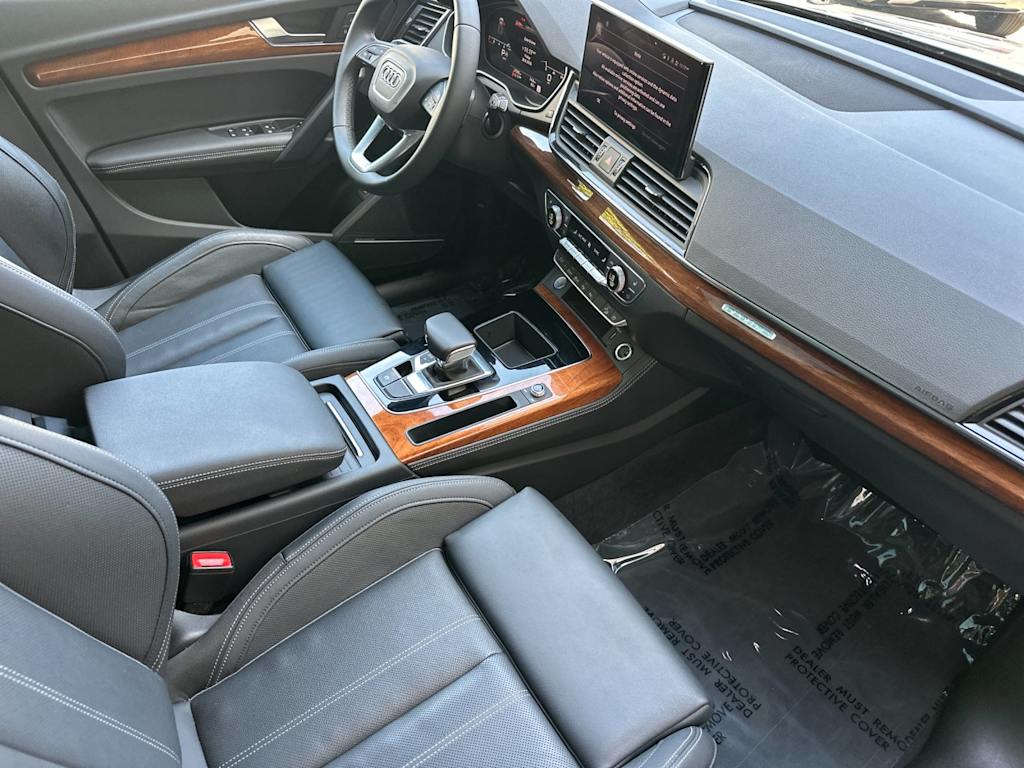 Thumbnail: 2023 Audi Q5 - 9