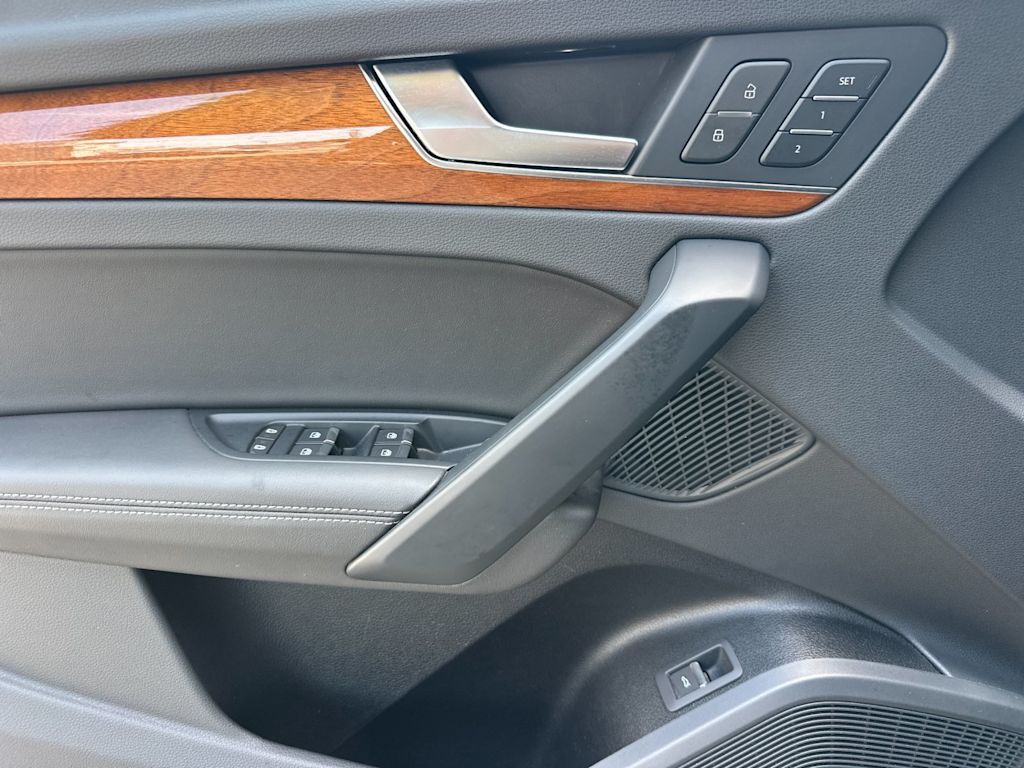 Thumbnail: 2023 Audi Q5 - 20