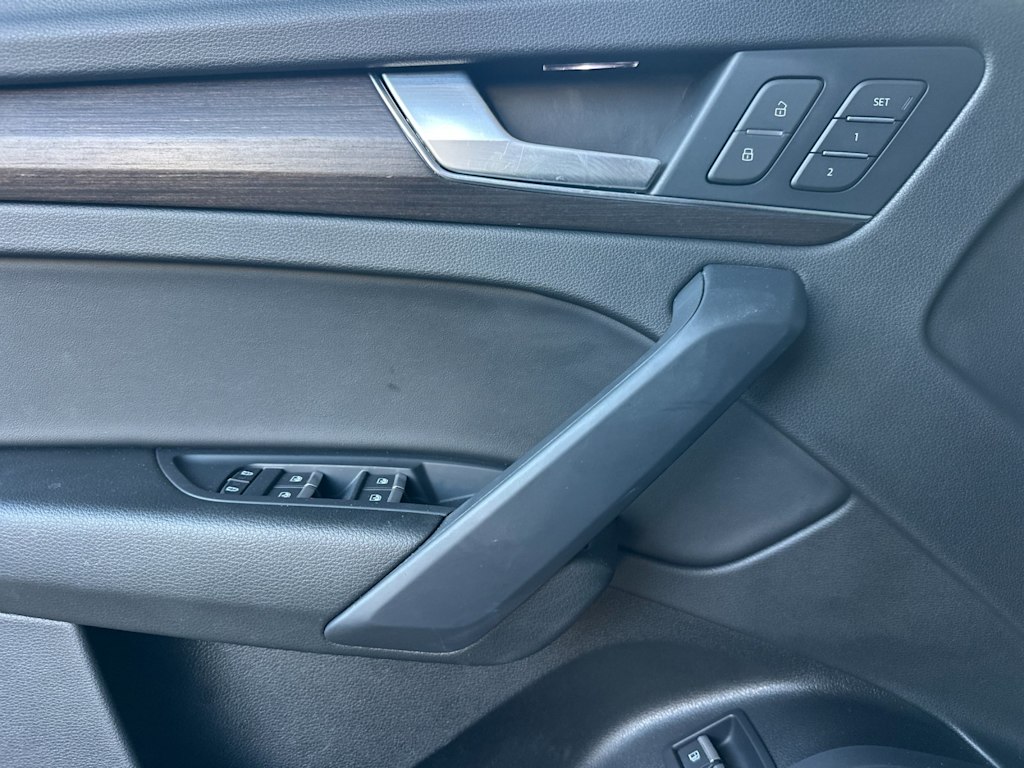 Thumbnail: 2023 Audi Q5 - 20