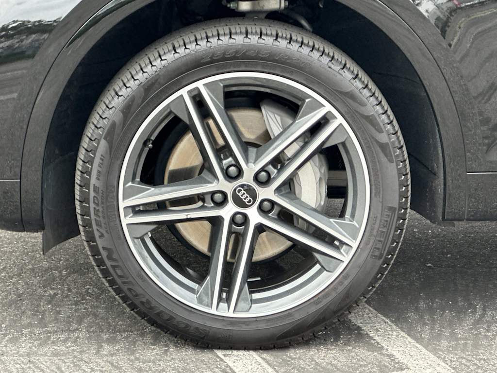 Thumbnail: 2023 Audi Q5 - 7