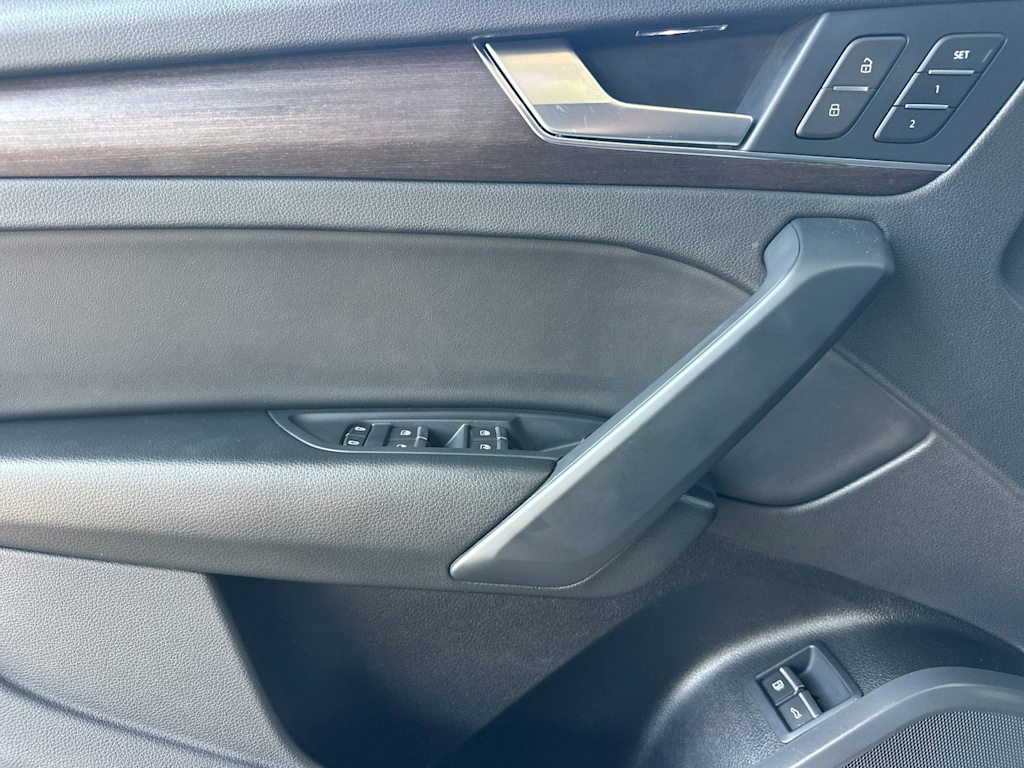 Thumbnail: 2022 Audi Q5 - 20