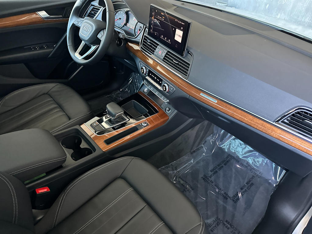 Thumbnail: 2023 Audi Q5 - 11