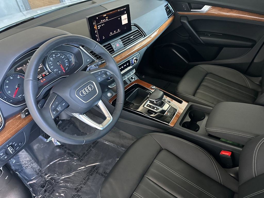 Thumbnail: 2023 Audi Q5 - 8