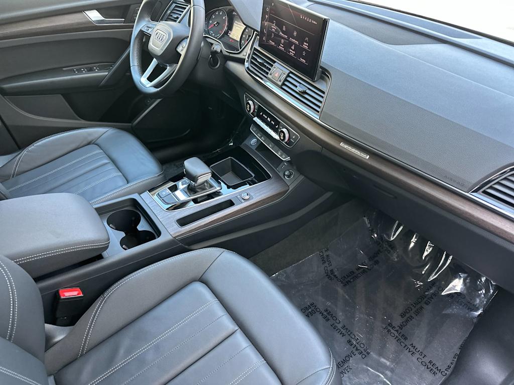 Thumbnail: 2023 Audi Q5 - 11