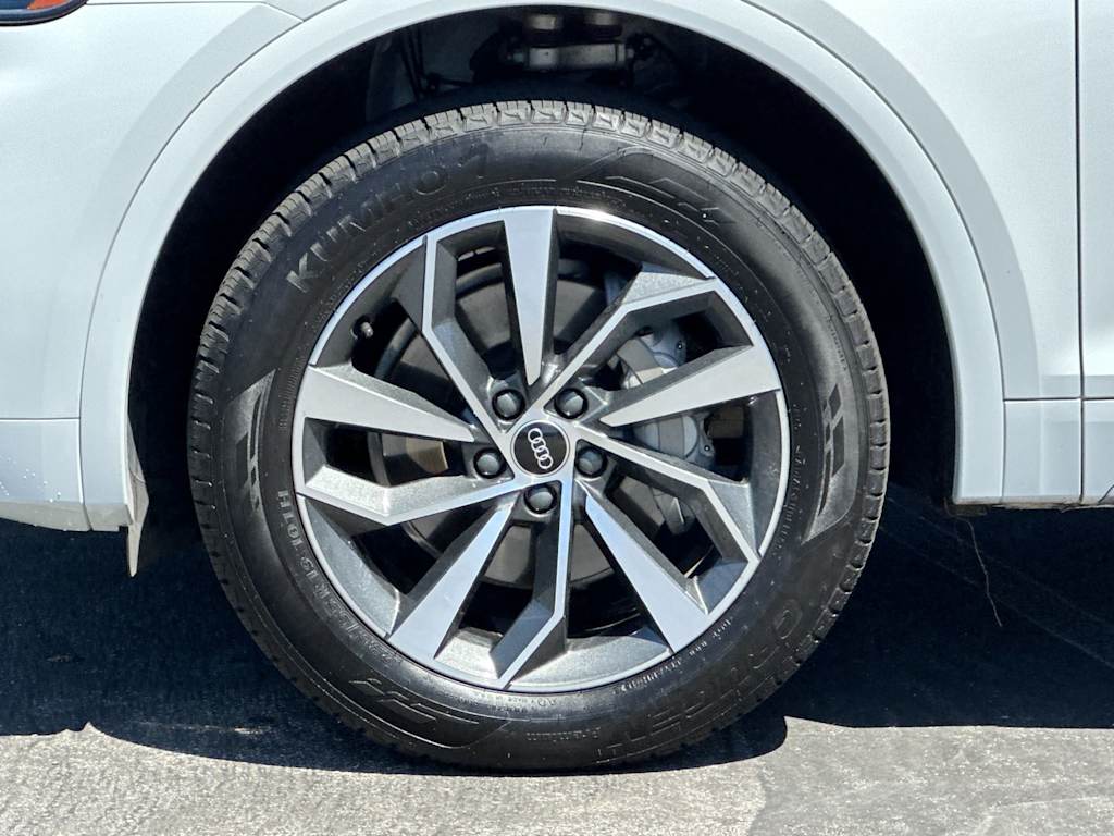 Thumbnail: 2023 Audi Q5 - 7