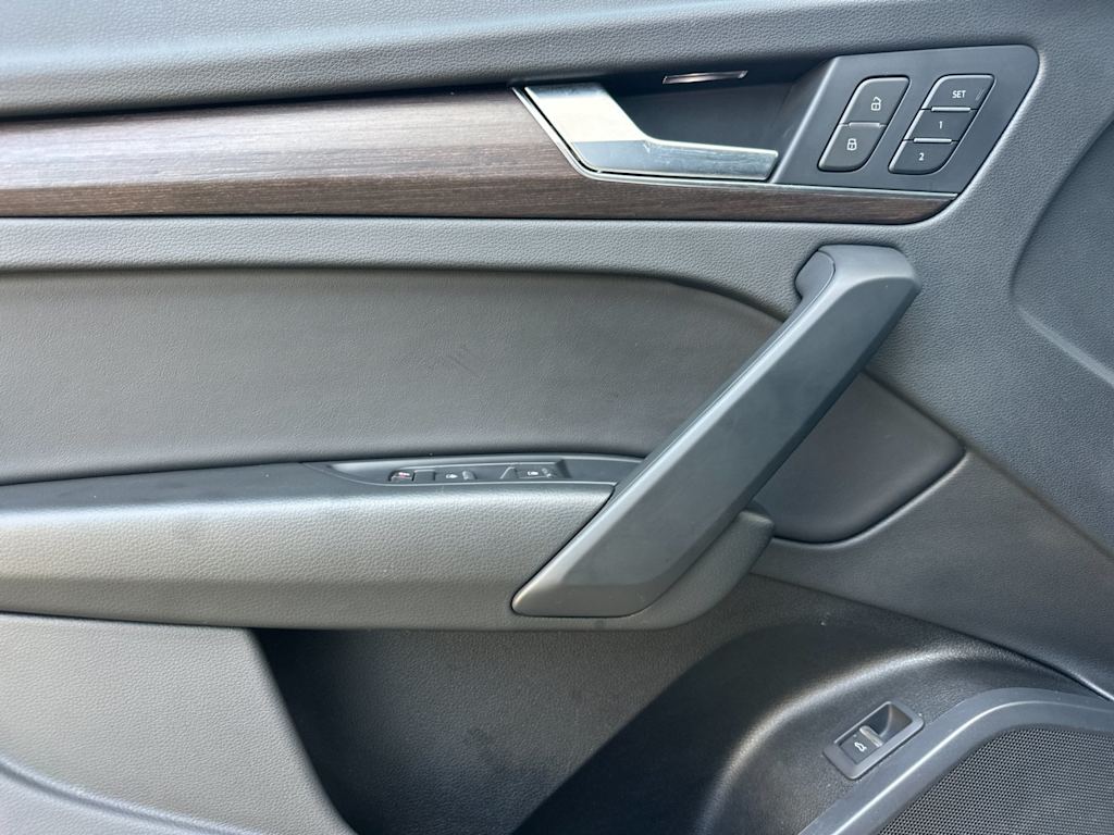 Thumbnail: 2023 Audi Q5 - 20