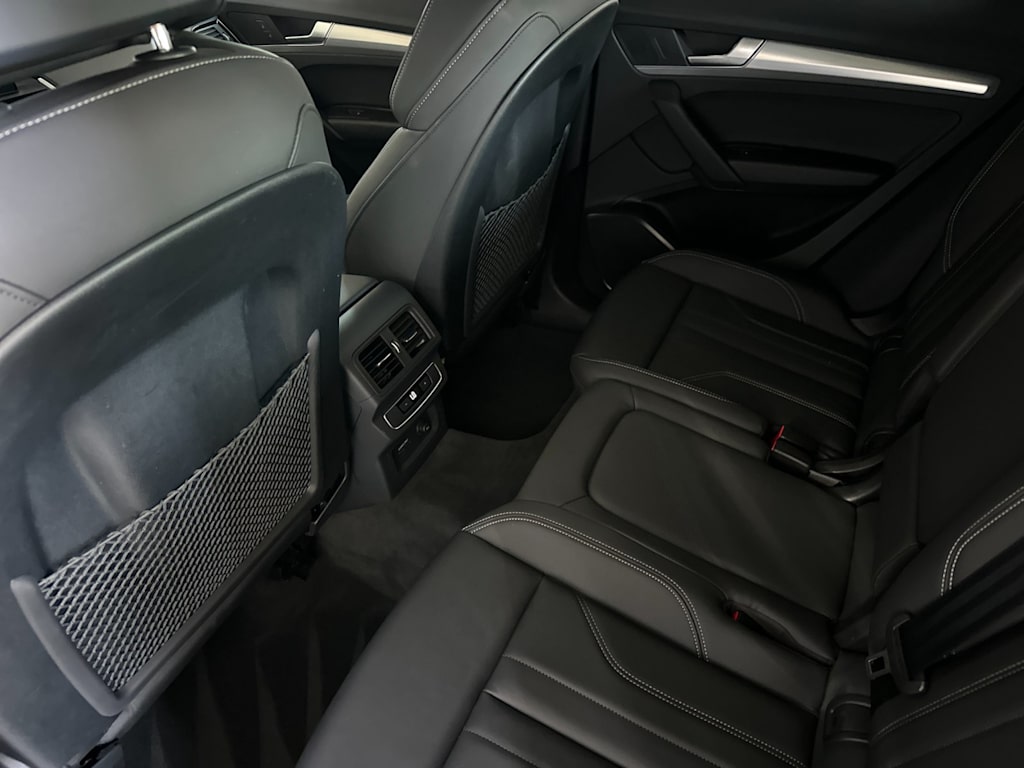 Thumbnail: 2025 Audi Q5 - 9
