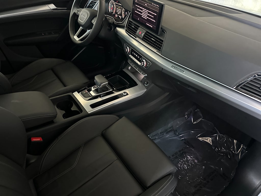 Thumbnail: 2025 Audi Q5 - 11
