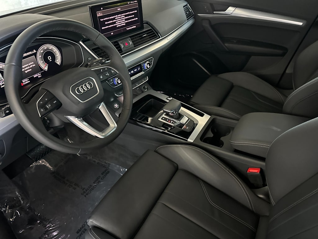 Thumbnail: 2025 Audi Q5 - 8