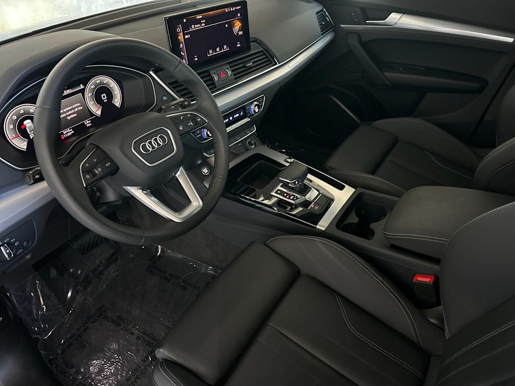 Thumbnail: 2025 Audi Q5 - 8