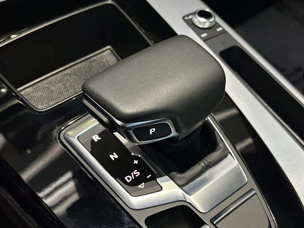 Thumbnail: 2025 Audi Q5 - 13