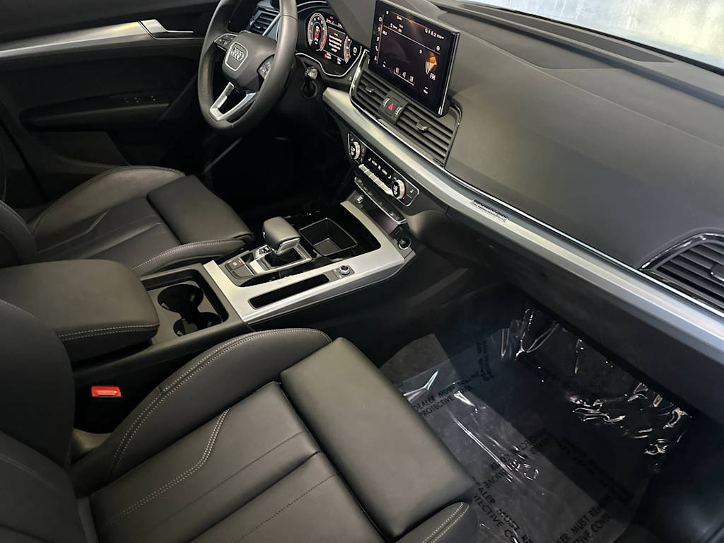 Thumbnail: 2025 Audi Q5 - 11