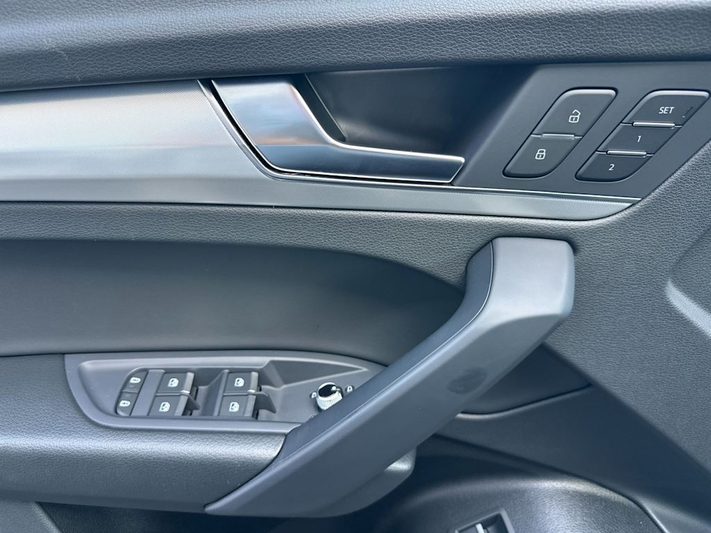 Thumbnail: 2025 Audi Q5 - 19