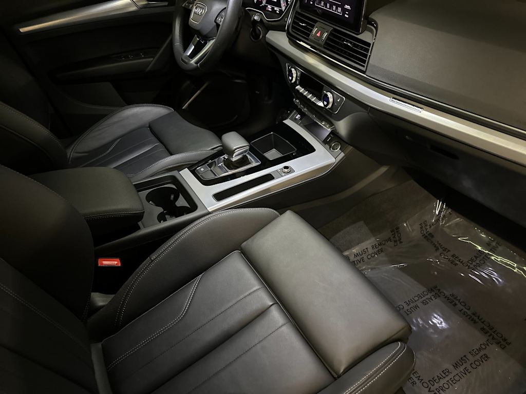 Thumbnail: 2025 Audi Q5 - 10