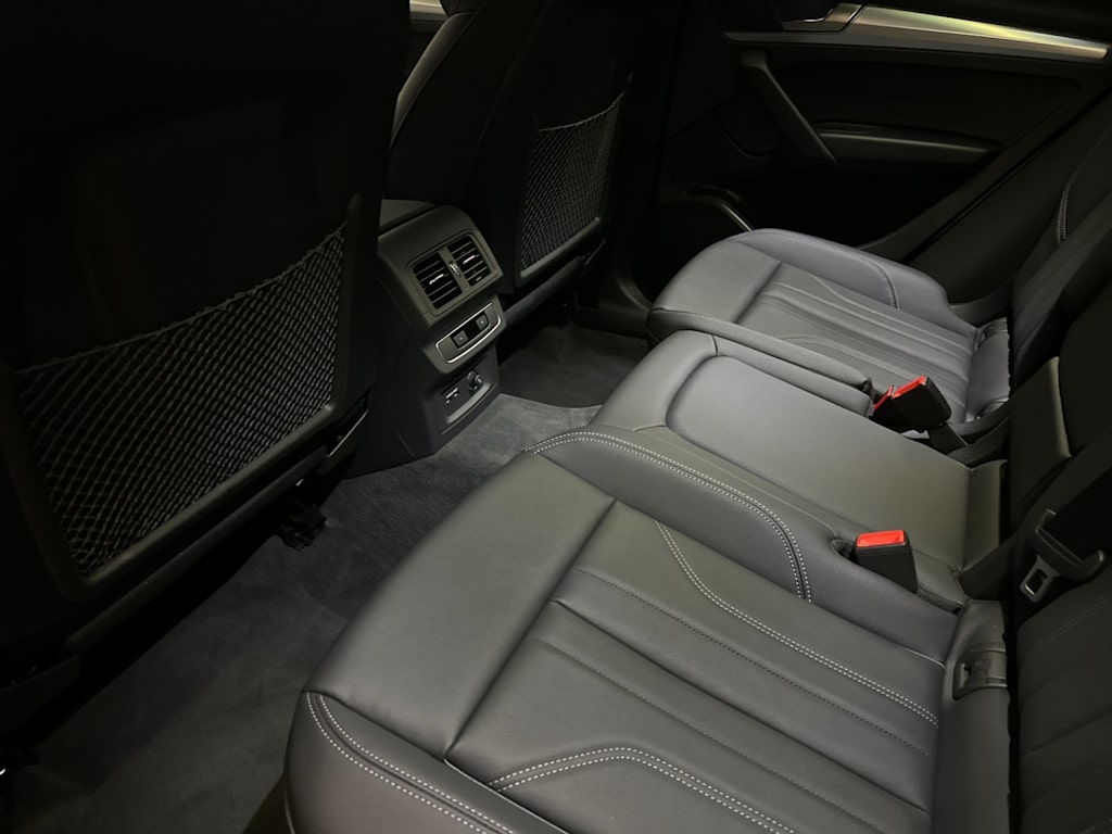 Thumbnail: 2025 Audi Q5 - 8