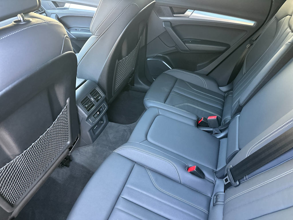 Thumbnail: 2025 Audi Q5 - 10