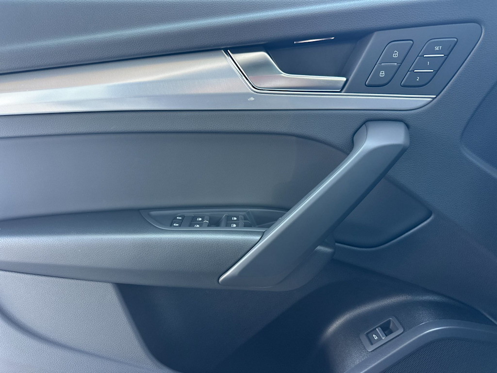Thumbnail: 2025 Audi Q5 - 20