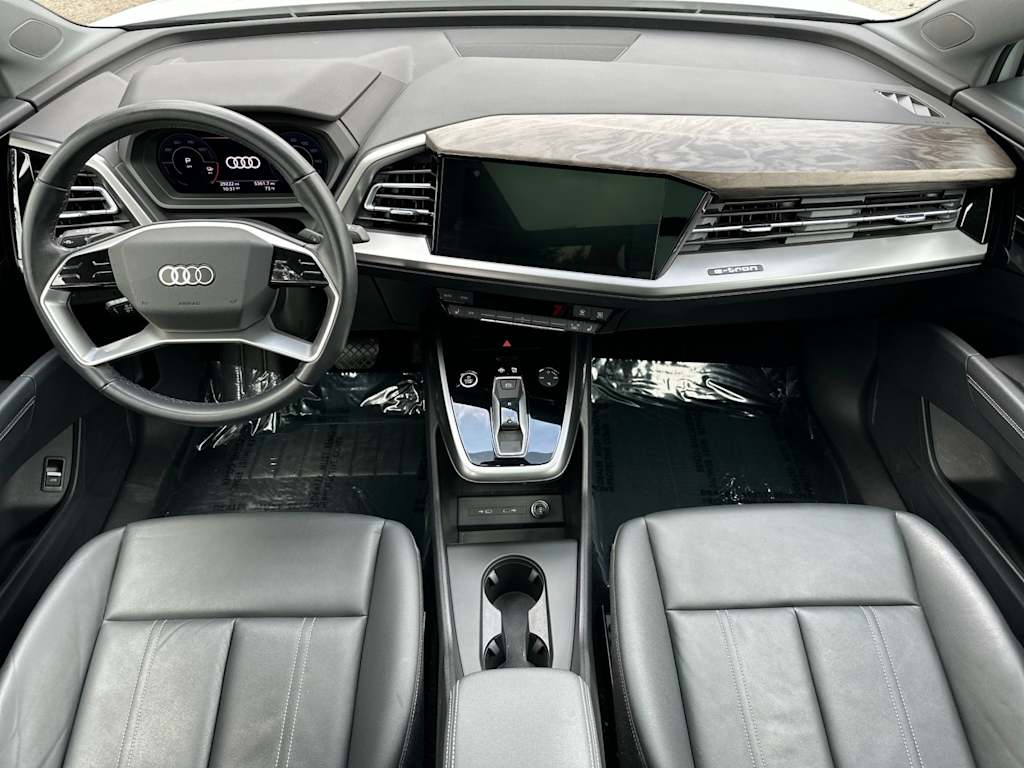 Thumbnail: 2022 Audi Q4 e-tron - 2