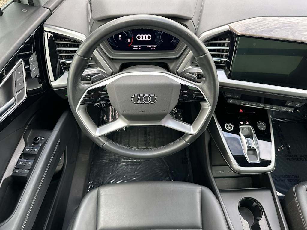 Thumbnail: 2022 Audi Q4 e-tron - 10