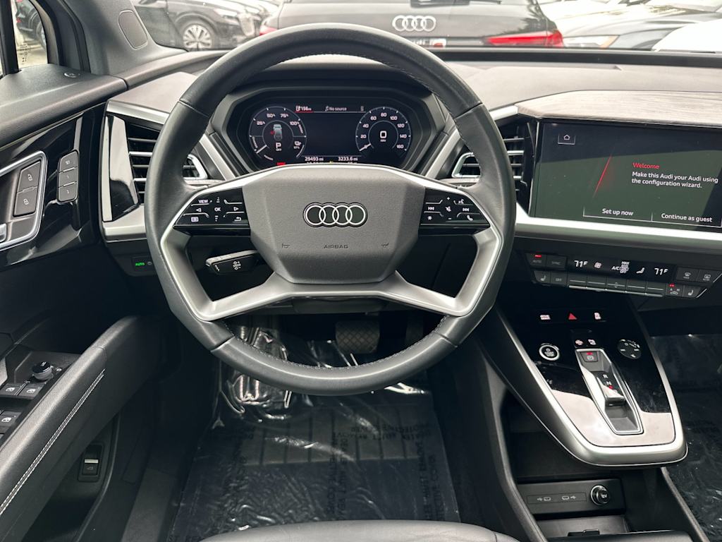 Thumbnail: 2023 Audi Q4 e-tron - 10