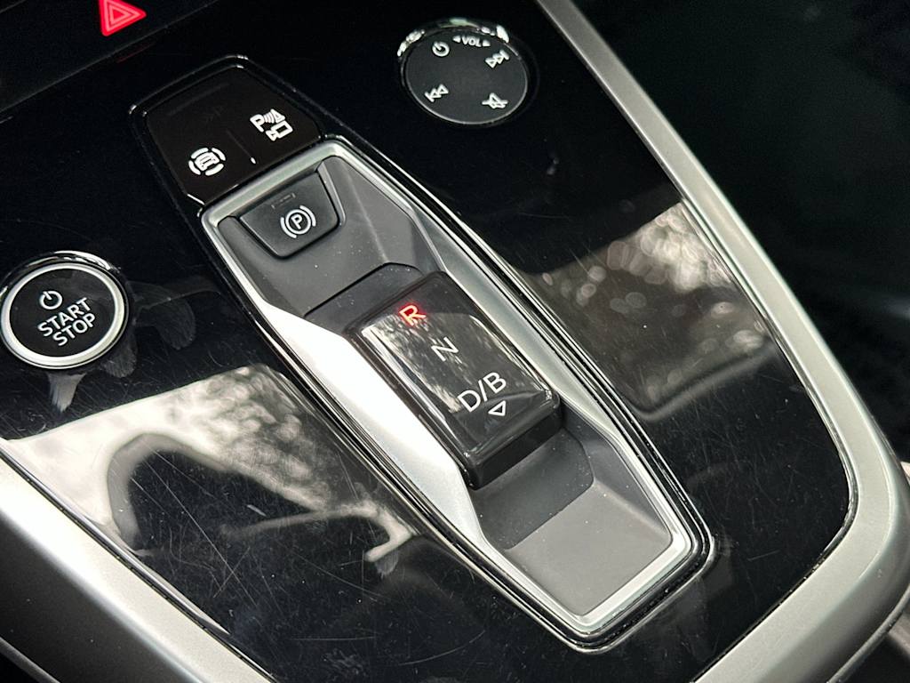 Thumbnail: 2023 Audi Q4 e-tron - 14