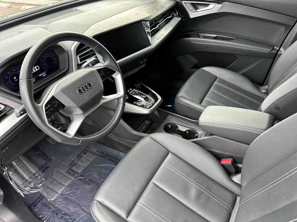 Thumbnail: 2023 Audi Q4 e-tron - 8