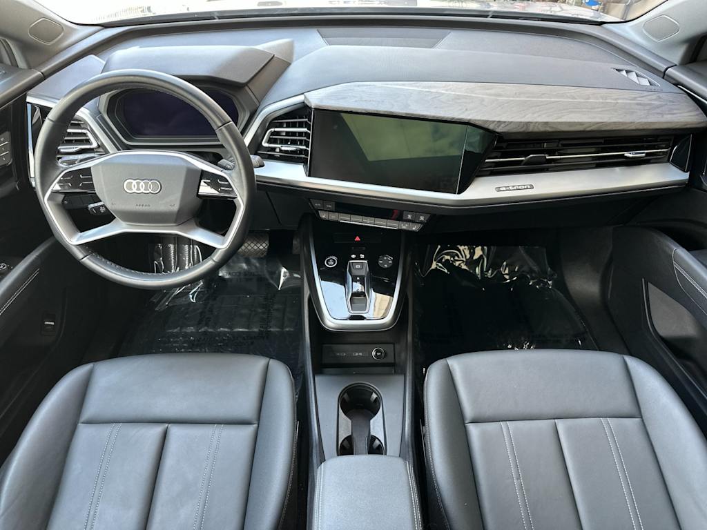 Thumbnail: 2024 Audi Q4 e-tron - 2