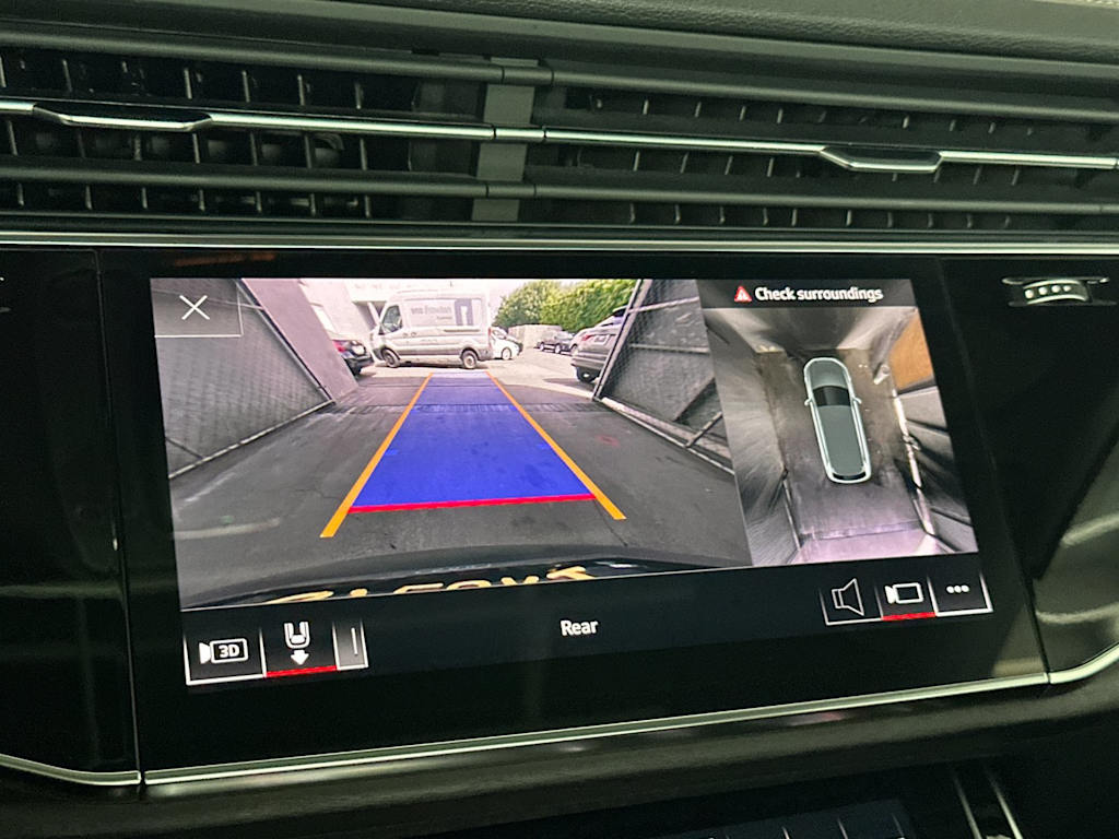 Thumbnail: 2023 Audi Q7 - 24